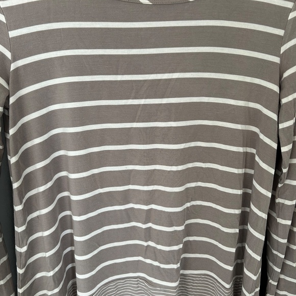 BCBG Maxazria Cream & White - Picture 2 of 5